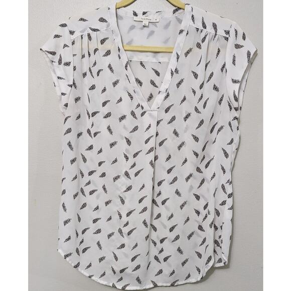 Fun 2 Fun Women's White/Black Feather V Neck Short Sleeve Blouse Size M - Picture 1 of 3